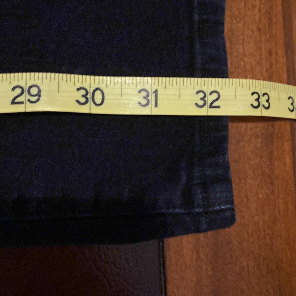 NYDJ black hi rise boot cut with bedazzled back pockets size 6. - Picture 10 of 10